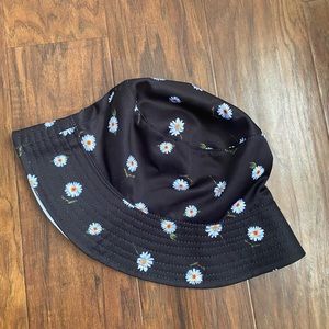 Daisy Bucket Hat (reversible) from FabFitFun